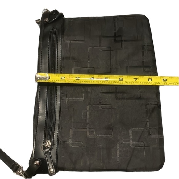 Allant black padded zippered tablet case / clutch / purse (8.5”x11”) - Picture 6 of 6